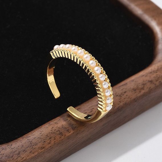 Латунные манжеты кольца перста, без кадмия и без свинца, с abs имитационными жемчужными бусинами 