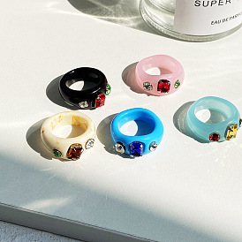 Retro Resin Acrylic Ring with Rhinestones for Women in Jelly Colors