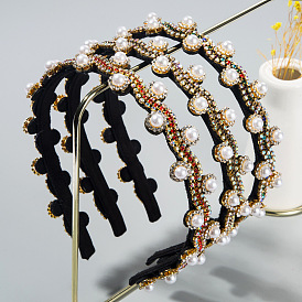 Vintage Pearl Hairband for Women, Elegant Rhinestone Headpiece - Delicate, Sparkling, Chic.