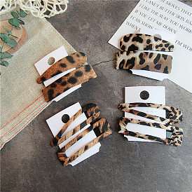 Elegant Hair Clip with Leopard Print - Versatile and Stylish