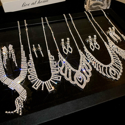 Комплекты украшений из латунных страз, комплект из колье и сережек