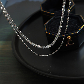 Collier en acier unisexe élégant avec des pierres de zircone scintillantes pour un look audacieux