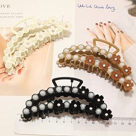 Eco-friendly Zinc Alloy Hair Claw for Women with Half Moon Pearl, Plush Flower and Shark Design - 12cm