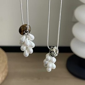 Collares ajustables con colgante de uva, rondel de gema natural y perlas de imitación, de latón, con cadena redonda tipo serpiente y cierre deslizante para mujer., el color plateado de plata