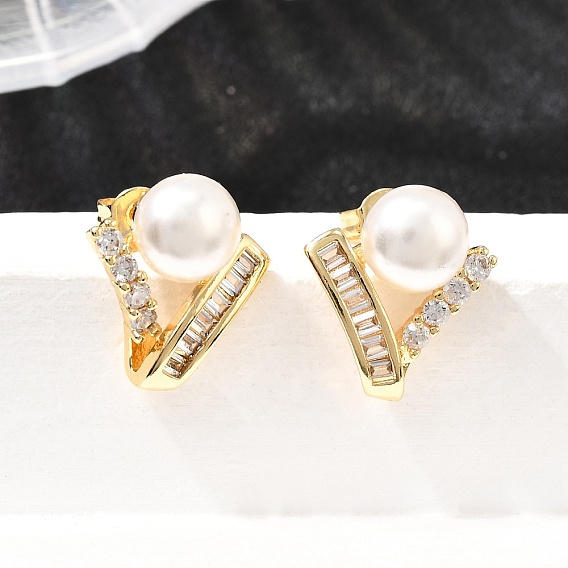 Круглые серьги-гвоздики из латуни с микропаве из прозрачных кубических цирконий, с пластиковой имитационной жемчужиной, без кадмия и без свинца