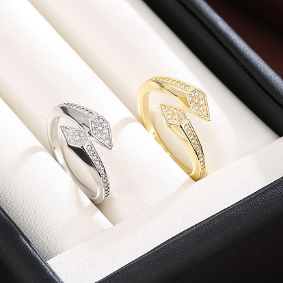 Anillos abiertos de latón con micro pavé de circonita cúbica, lágrima