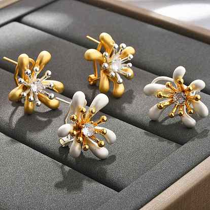 Серьги-гвоздики из латунного микро-паве, цветок