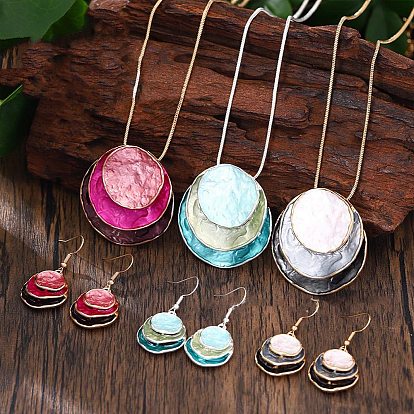 Три плоских круглых ожерелья с подвесками из цинкового сплава и комплекты серег-подвесок