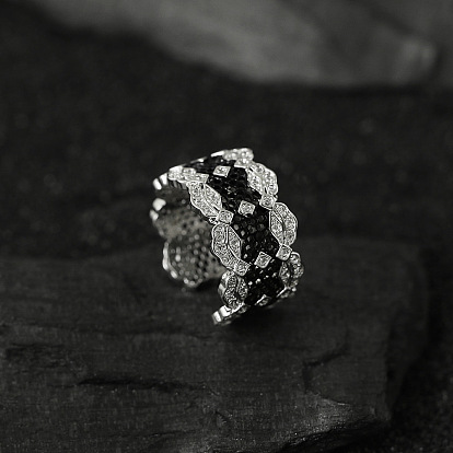 Кольца-манжеты из сплава с микропаве из кубического циркония, лист