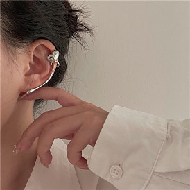 Chic Minimalist Heart Clip Earrings - Trendy, Unique, Piercing-Free Ear Jewelry.