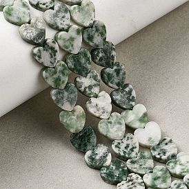 Натуральные зеленые пятна яшмовых нитей, сердце