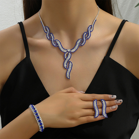 Ожерелья, серьги-гвоздики и браслеты из латунных кулонов со стразами, серебряные