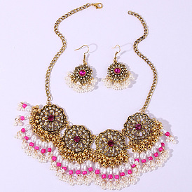 Bohemian Pearl Necklace Set - Luxurious Palace Jewelry with Intricate Detailing