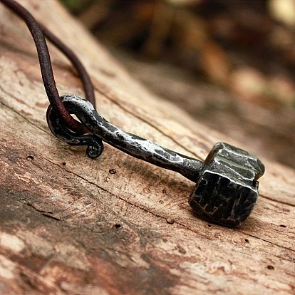 Кулон в виде молотка викинга из сплава для мужчин