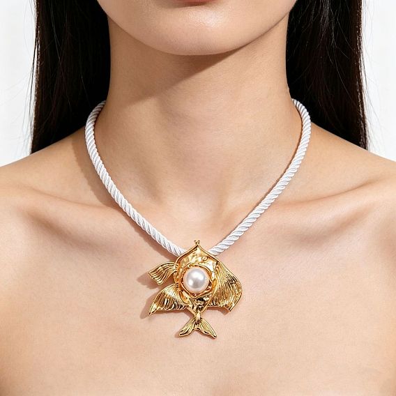 Collares con colgante de pez perla de aleación marina y plástico con cordón de algodón trenzado para mujer