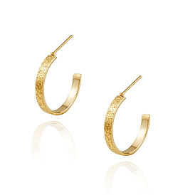 Chic Geometric Gold Open Hoop Earrings for Women - Retro C-shaped Ear Jewelry with a Touch of Luxury and Minimalism