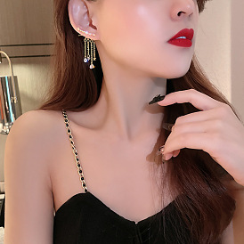 Fashion Fringe Earrings with Diamond Star Tassel - Elegant and Sophisticated.