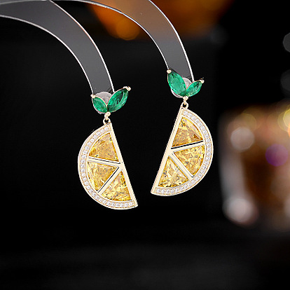 Серьги-гвоздики лимонного цвета с подвесками из латуни с паве из кубических цирконий, золотые