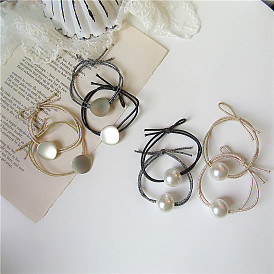 Cravate à cheveux en perles de cercle géométrique - design minimaliste, accessoire de cheveux élégant pour les femmes.
