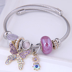 Metallic Butterfly Pendant Bracelet: Chic and Versatile Accessory