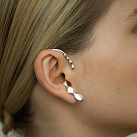 Minimalist Irregular Clip-on Earrings - Fashionable, Unique Design, No Piercing Required.