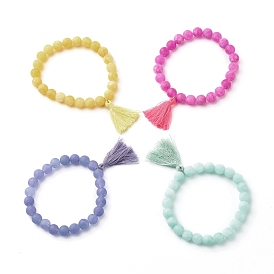 Armband aus gefärbter natürlicher weißer Jade (gefärbt)., Wohlstandsarmbänder mit Baumwollfadenquaste