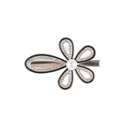 Black and White Rhinestone Edge Clip with Pearl Flower Duckbill Clip
