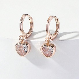Серьги-кольца из латуни с прозрачным кубическим цирконием в форме сердца