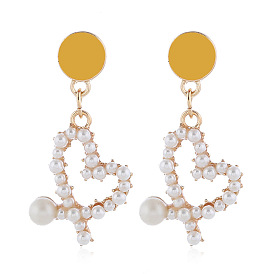 Chic Pearl Earrings for Sweet and Stylish Office Look