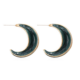 Retro-style high-end ear cuffs for women with a touch of luxury and European-American fashion.