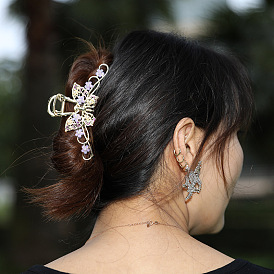 Eco-friendly Zinc Alloy Hollow Pearl Butterfly Hair Clip for Women