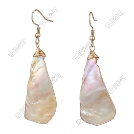 Pendientes colgantes con cuentas de concha de agua dulce natural galvanizadas y ganchos de acero inoxidable., lágrima