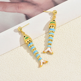 Серьги-гвоздики с эмалью из латуни в форме рыб, золотые