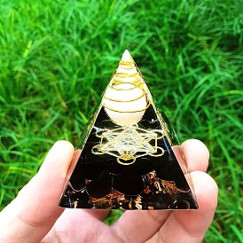 5cm Crystal Ball Pyramid Ornament Resin Crafts Pyramid Home Office Decoration
