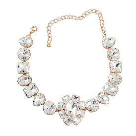 Sparkling Glass Crystal Necklace for Women - Fashionable and Elegant Evening Jewelry Piece with Rhinestone Accents