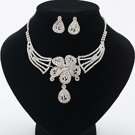 Chic Crystal Necklace Set for Women - Elegant Fashion Accessories for Formal Events