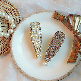 Elegant Pearl and Rhinestone Hair Clip - Delicate, Stylish, Hair Accessories.