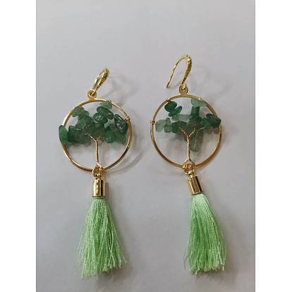 Pendants d'oreilles, avec de grands pendentifs enroulés de fil de laiton, perles de copeaux de pierres précieuses et gland en polyester et crochets de boucle d'oreille en laiton, anneau avec arbre
