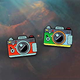Retro Oil Camera Badge for Photography Enthusiasts and Accessories Pin