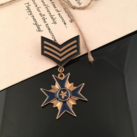 European and American British college style badge brooch - pentagram badge accessory.