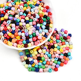 Perles de rocaille en verre de couleurs opaques, baril