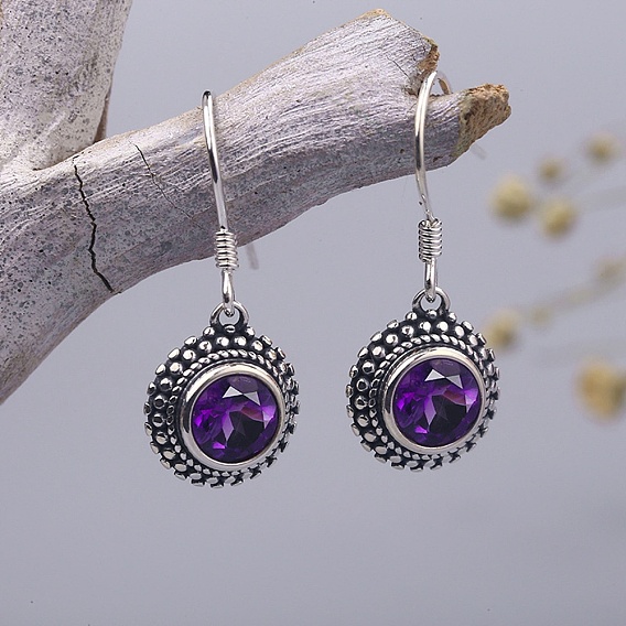 Плоские круглые серьги-подвески с натуральным аметистом, с застежкой из стерлингового серебра