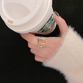 Elegant Heart-Shaped Fashion Ring for Women in 18K Gold Plating