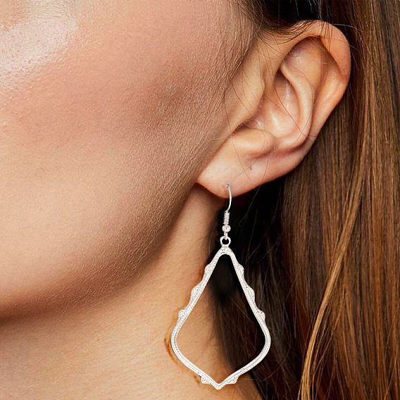 Полые серьги-подвески из сплава в форме капли