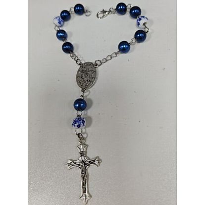 Ornements suspendus en forme de croix en perles de verre, avec pendentif en alliage et fermoirs mousquetons en alliage, argent antique et platine