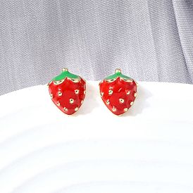 Серьги-гвоздики из латуни с клубникой, с эмалью