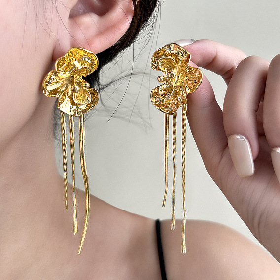 Серьги-гвоздики с кисточками из цинкового сплава, цветок, слева и справа