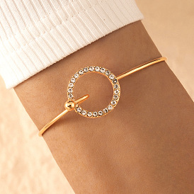 Bracelet cercle géométrique minimaliste avec incrustation de diamants monocouche