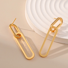 Minimalist Double Ring Earrings with Chic Paperclip Design - Fashionable, Metallic Texture