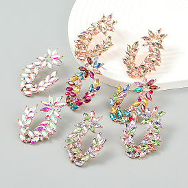 Sparkling Flower Earrings - Fashionable Diamond-Encrusted Statement Jewelry
